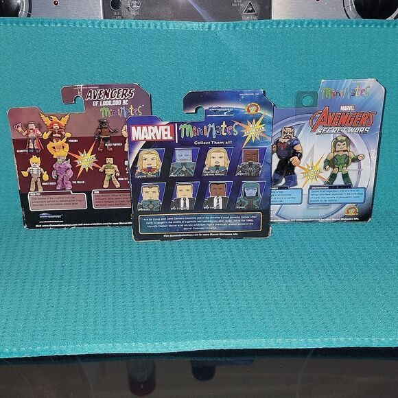 Avengers & Captain Marvel Minimates Bundle of 3 Sets w Figures & Accessories NEW - Picture 10 of 12